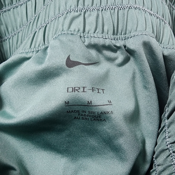Nike Womens Green Dri-fit Loose Shorts Nwt Size Medium - Picture 4 of 5